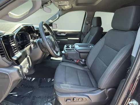 Used 2023 Chevrolet Silverado 1500 LT AWD/4WD image 18