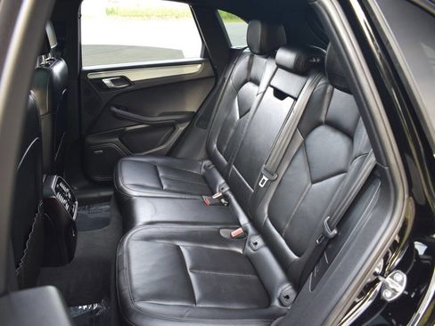 Used 2017 Porsche Macan AWD/4WD image 53