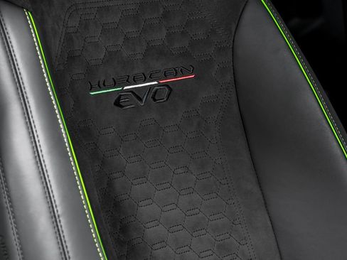 Used 2022 Lamborghini Huracan EVO RWD image 37