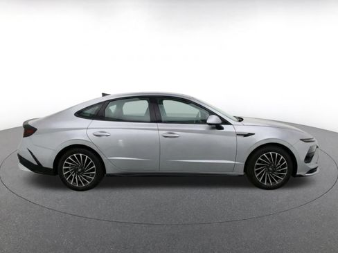 Used 2025 Hyundai Sonata SEL FWD image 10