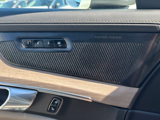 Certified 2026 Volvo XC90 B6 Plus AWD/4WD image 33
