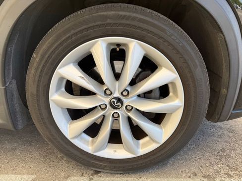Used 2019 INFINITI QX50 Essential w/ Proactive Package AWD/4WD image 11
