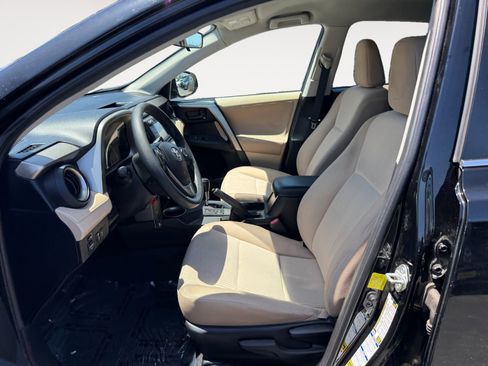 Used 2013 Toyota RAV4 LE AWD/4WD image 10