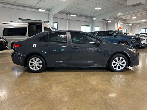 Used 2025 Toyota Corolla LE image 9