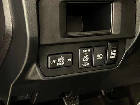 Used 2019 Toyota Tacoma TRD Off-Road image 30