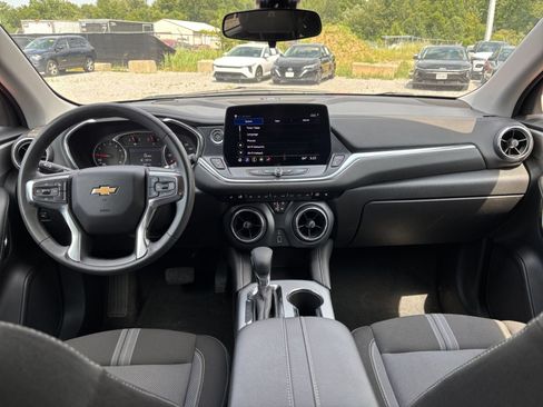 Used 2025 Chevrolet Blazer LT FWD image 35
