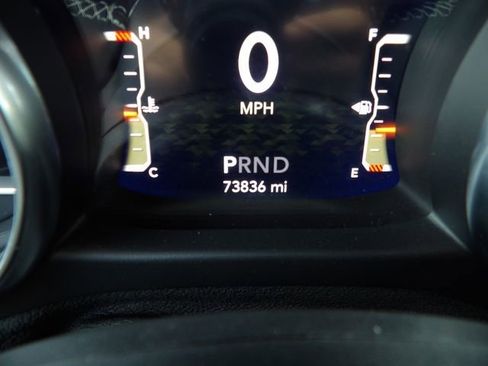 Used 2019 Jeep Wrangler Unlimited Sahara w/ Cold Weather Group AWD/4WD image 15