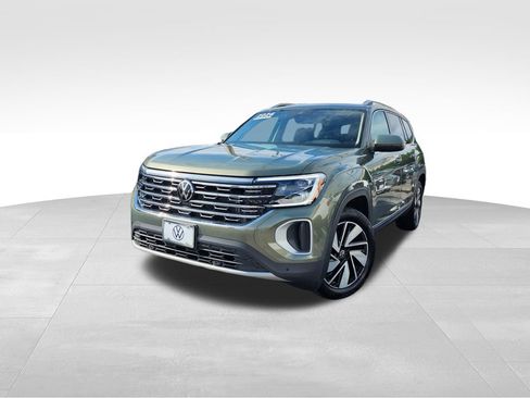 Used 2026 Volkswagen Atlas SEL AWD/4WD image 3