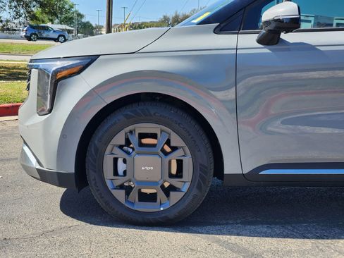 New 2026 Kia Carnival SX image 8