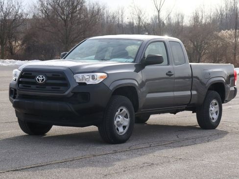 Used 2017 Toyota Tacoma 4x4 Access Cab image 4