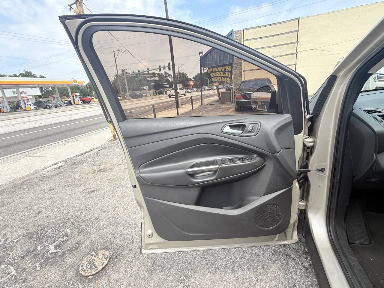 Used 2018 Ford Escape SE w/ Ford Safe & Smart Package AWD/4WD image 11