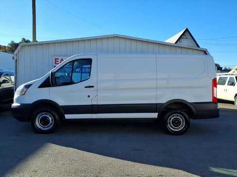 Used 2018 Ford Transit 250 130 Low Roof image 2
