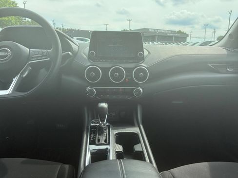 Used 2025 Nissan Sentra SV FWD image 17