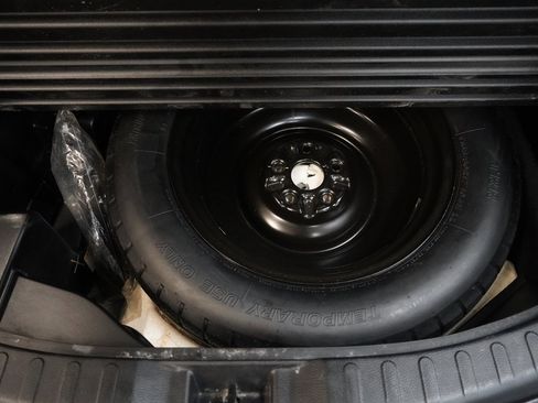 Used 2017 Toyota RAV4 Limited w/ Advanced Technology Package image 11