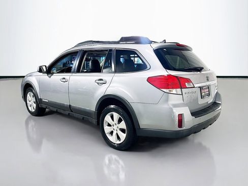 Used 2011 Subaru Outback 3.6R Limited image 6