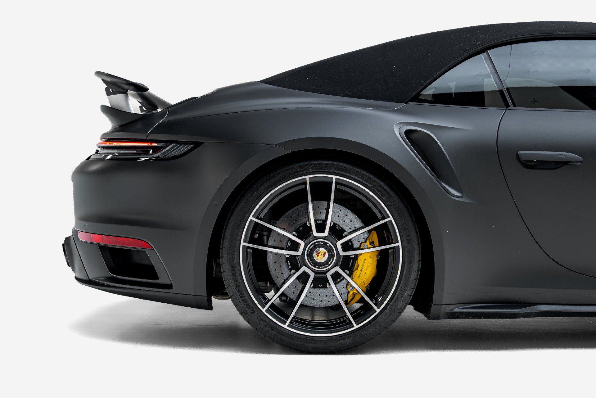 Used 2022 Porsche 911 Turbo S AWD/4WD image 21