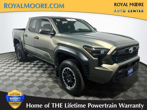 Certified 2025 Toyota Tacoma TRD Off-Road AWD/4WD image 1