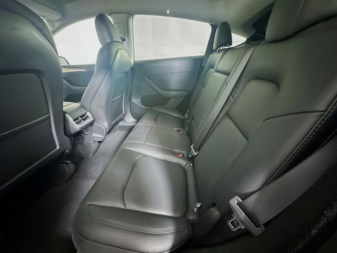 Used 2025 Tesla Model Y Long Range image 27