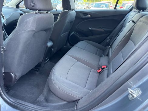 Used 2018 Chevrolet Cruze LT w/ Convenience Package FWD image 8