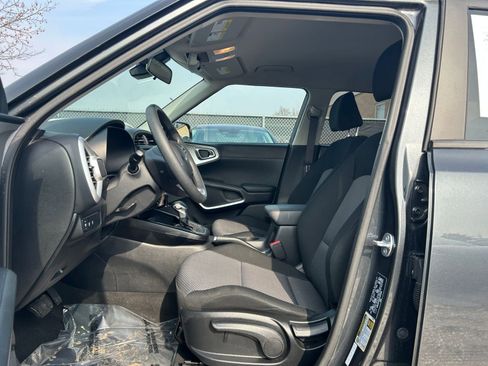 Used 2025 Kia Soul LX w/ LX Technology Package image 30
