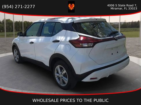 Used 2023 Nissan Kicks S FWD image 4