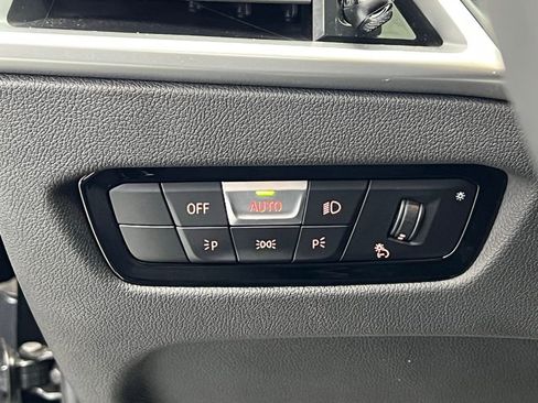 Certified 2025 BMW 330i Sedan image 20