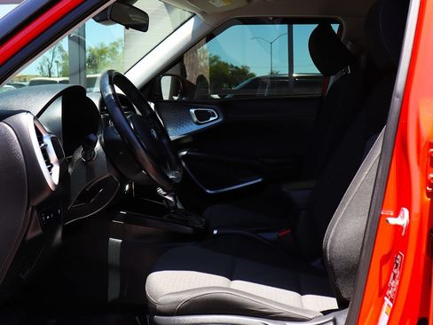 Used 2020 Kia Soul GT-Line FWD image 38