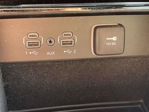 Used 2022 Jeep Grand Cherokee L Overland w/ MOPAR Finishing Package RWD image 11
