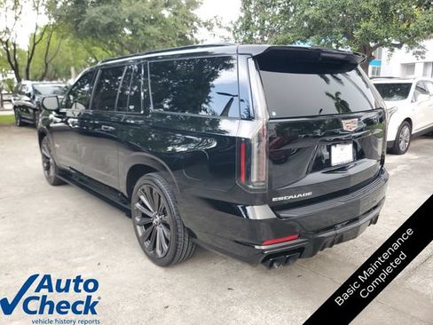 Certified 2025 Cadillac Escalade ESV V AWD/4WD image 2