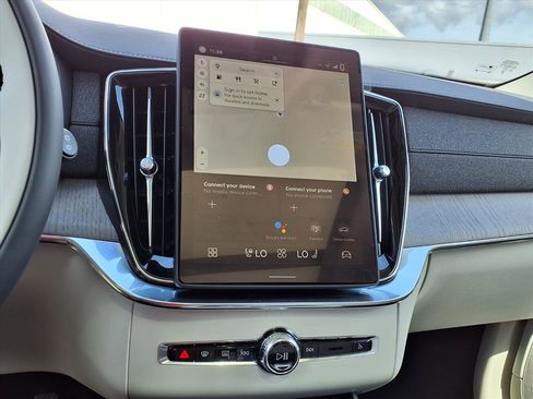 New 2026 Volvo XC90 B6 Ultra image 13