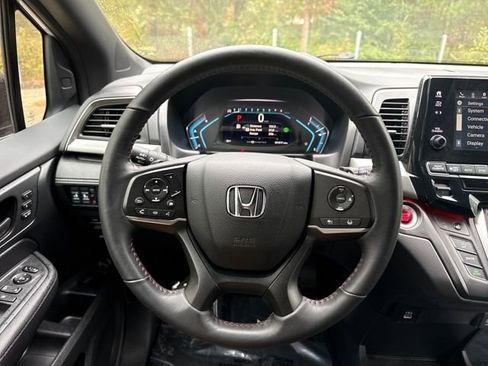 Used 2024 Honda Odyssey Sport image 18