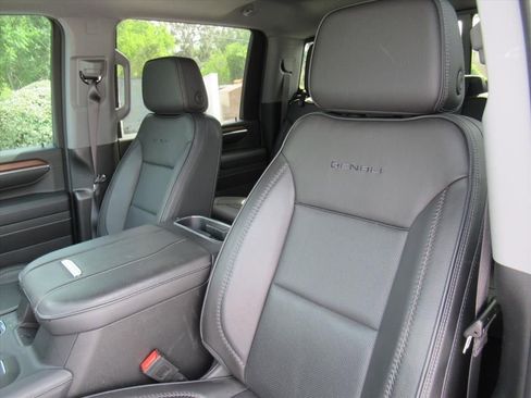 Used 2024 GMC Sierra 2500 Denali w/ Denali Reserve Package AWD/4WD image 17