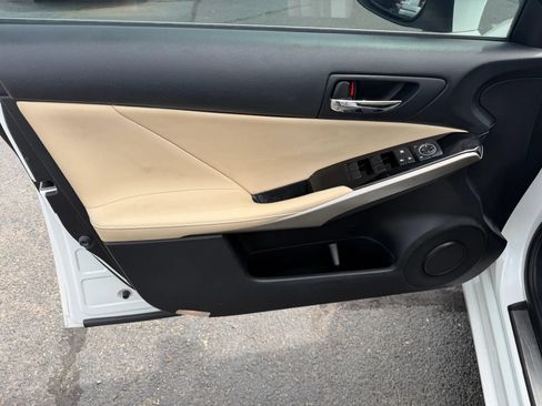 Used 2015 Lexus IS 250 RWD image 19