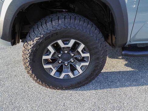 Used 2023 Toyota Tacoma TRD Off-Road w/ Technology Package AWD/4WD image 31