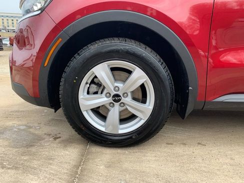 Used 2023 Kia Sorento LX image 35