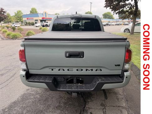 Used 2023 Toyota Tacoma TRD Sport w/ TRD Premium Sport Package AWD/4WD image 8