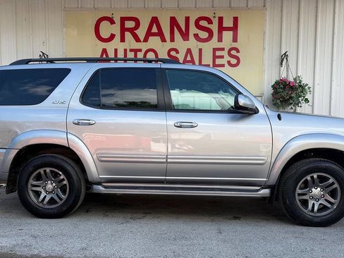 Used 2004 Toyota Sequoia SR5 AWD/4WD image 2