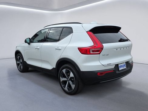 Used 2026 Volvo XC40 B5 Plus w/ Protection Package Premier AWD/4WD image 5