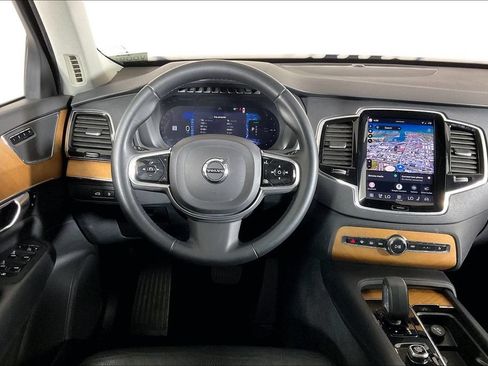 Used 2023 Volvo XC90 T8 Plus w/ Protection Package Premier AWD/4WD image 4