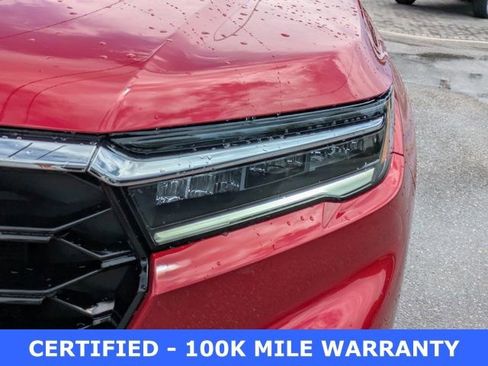 Used 2025 Honda Pilot Touring image 10