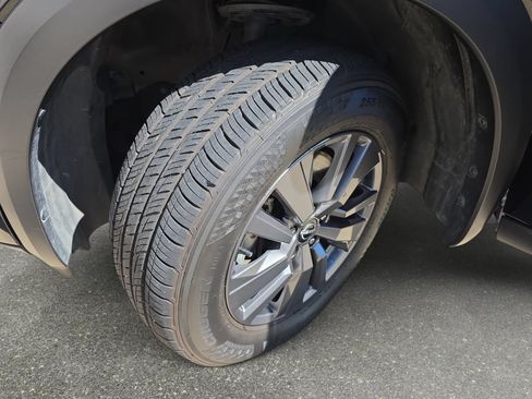 Used 2025 Nissan Pathfinder SV FWD image 30