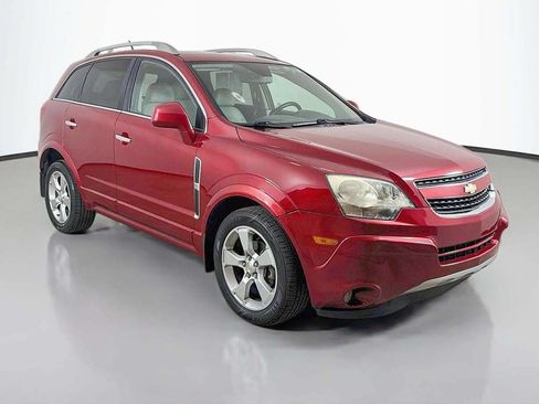 Used 2013 Chevrolet Captiva Sport LTZ FWD image 2