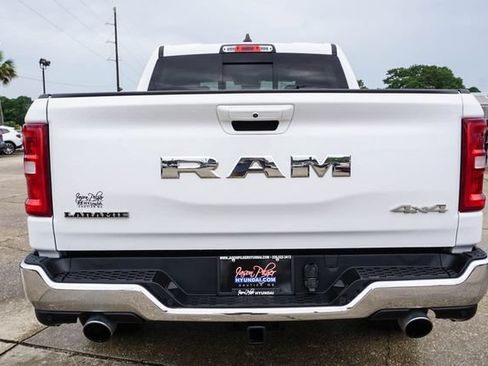 Used 2025 RAM 1500 Laramie AWD/4WD image 6