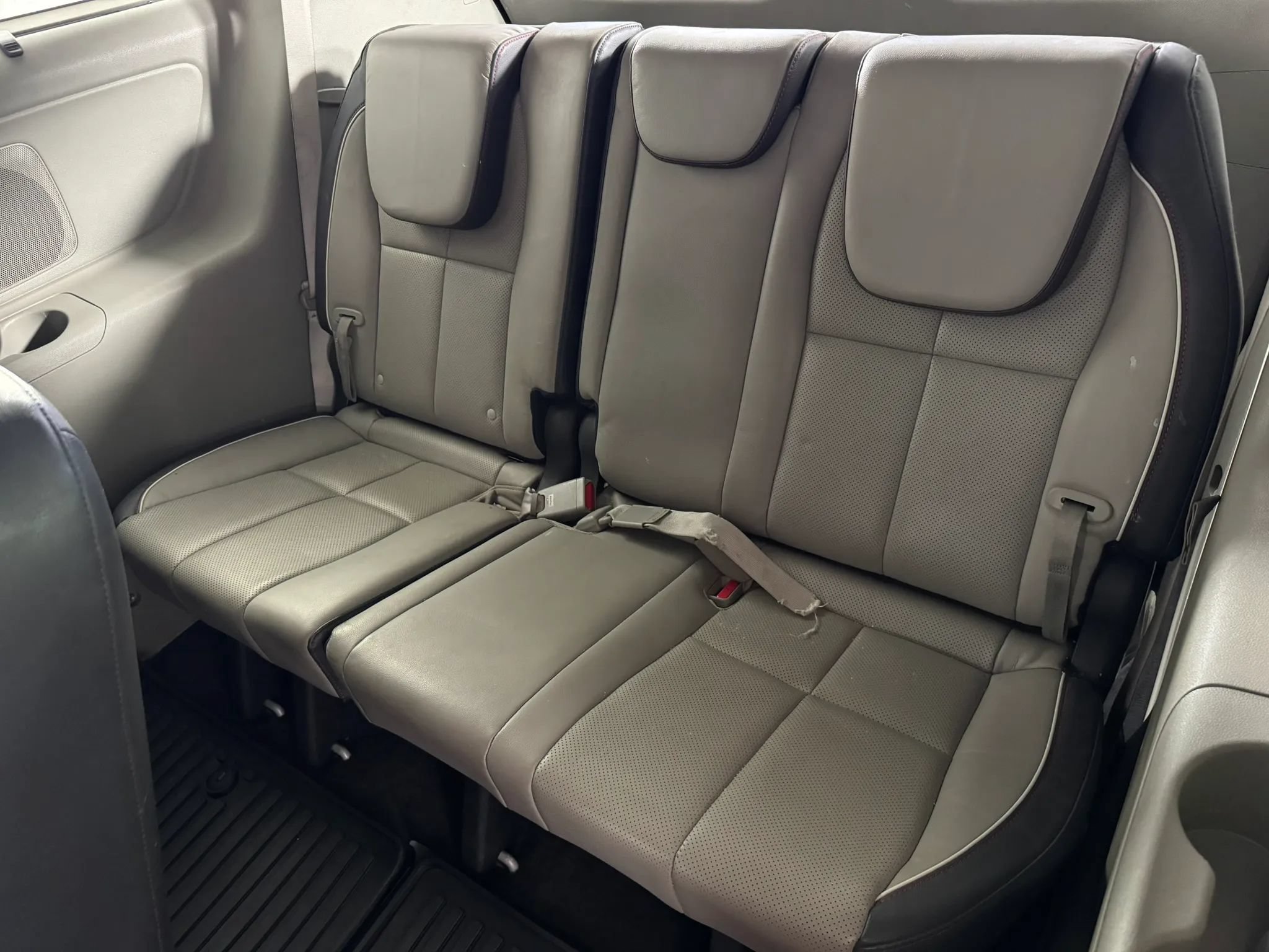 Used 2017 Kia Sedona LX w/ LX Essentials Premium Package FWD image 37
