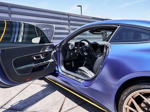 Used 2024 Mercedes-Benz AMG GT 63 image 33
