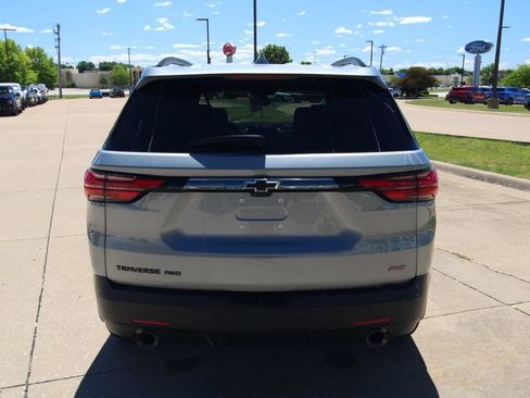 Used 2023 Chevrolet Traverse RS AWD/4WD image 17