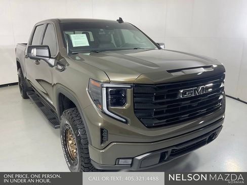 Used 2023 GMC Sierra 1500 Elevation w/ Elevation Premium Package AWD/4WD image 3