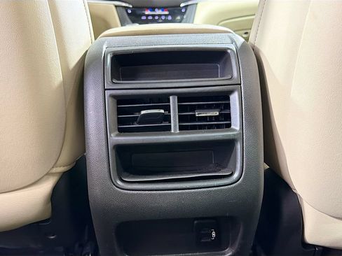 Used 2017 Cadillac XT5 Luxury w/ Driver Awareness Package AWD/4WD image 28