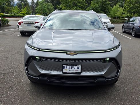 New 2026 Chevrolet Equinox EV LT AWD/4WD image 8