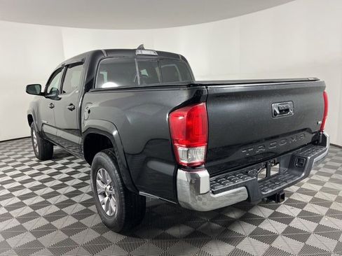 Used 2017 Toyota Tacoma SR5 image 7